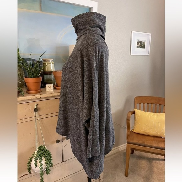 Turtleneck Sweater Akira Chicago M Top Red Label Exposed Back Crop Button Gray - Picture 3 of 8